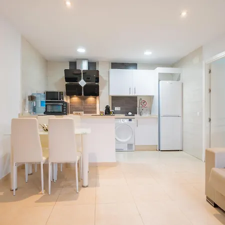 Casa De Invitados Hasta 6 Personas Circuito De Sevilla Holiday home Carmona (Seville)