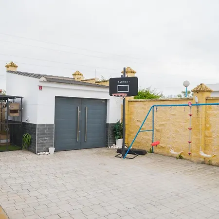 Casa De Invitados Hasta 6 Personas Circuito De Sevilla * Carmona (Seville)